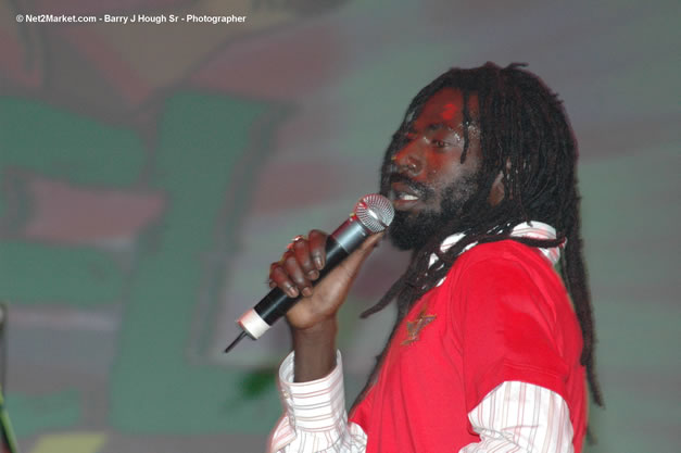 Buju Banton @ Tru-Juice Rebel Salute 2007 - Saturday, January 13, 2007, Port Kaiser Sports Club, St. Elizabeth - Negril Travel Guide, Negril Jamaica WI - http://www.negriltravelguide.com - info@negriltravelguide.com...!