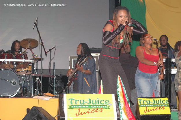 Queen Ifrica @ Tru-Juice Rebel Salute 2007 - Saturday, January 13, 2007, Port Kaiser Sports Club, St. Elizabeth - Negril Travel Guide, Negril Jamaica WI - http://www.negriltravelguide.com - info@negriltravelguide.com...!