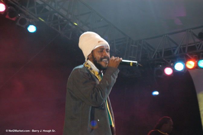 Lutan Fyah - Red Stripe Reggae Sumfest 2005 - Dancehall Night - July 21th, 2005 - Negril Travel Guide, Negril Jamaica WI - http://www.negriltravelguide.com - info@negriltravelguide.com...!