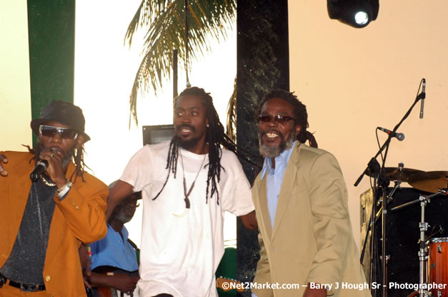 Beeniw Man & Barbee  - Red Stripe Reggae Sumfest 2007 - Zenith - Saturday, July 21, 2007 - Catherine Hall, Montego Bay, St James, Jamaica W.I. - Negril Travel Guide, Negril Jamaica WI - http://www.negriltravelguide.com - info@negriltravelguide.com...!