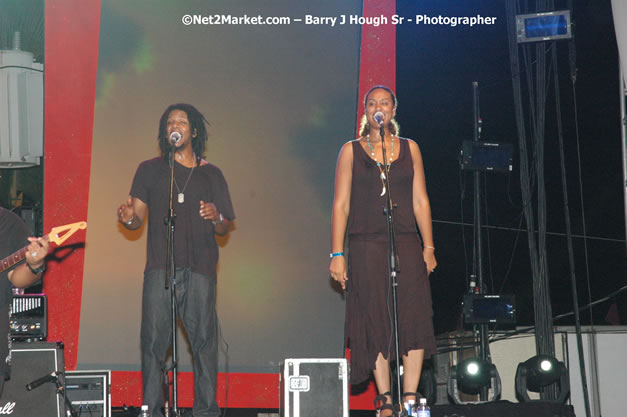 Mary J. Blige - Red Stripe Reggae Sumfest 2007 - Zenith - Saturday, July 21, 2007 - Catherine Hall, Montego Bay, St James, Jamaica W.I. - Negril Travel Guide, Negril Jamaica WI - http://www.negriltravelguide.com - info@negriltravelguide.com...!