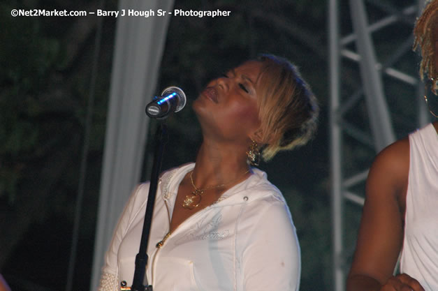 Tanya Stephens - Red Stripe Reggae Sumfest 2007 - Zenith - Saturday, July 21, 2007 - Catherine Hall, Montego Bay, St James, Jamaica W.I. - Negril Travel Guide, Negril Jamaica WI - http://www.negriltravelguide.com - info@negriltravelguide.com...!