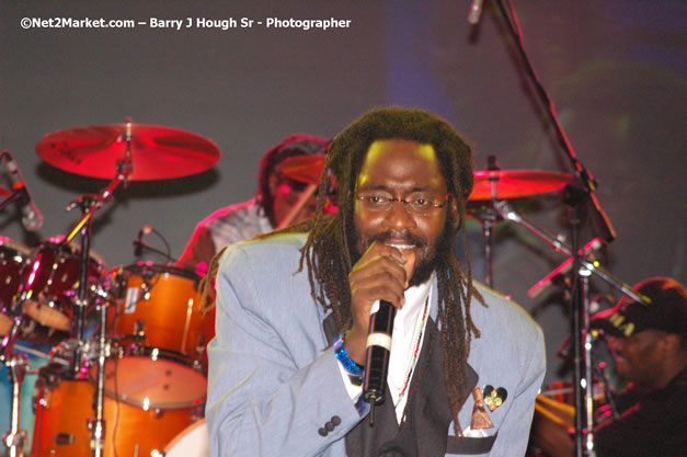 Tarrus Riley - Red Stripe Reggae Sumfest 2007 - Zenith - Saturday, July 21, 2007 - Catherine Hall, Montego Bay, St James, Jamaica W.I. - Negril Travel Guide, Negril Jamaica WI - http://www.negriltravelguide.com - info@negriltravelguide.com...!