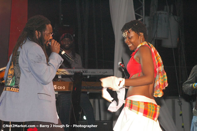 Tarrus Riley - Red Stripe Reggae Sumfest 2007 - Zenith - Saturday, July 21, 2007 - Catherine Hall, Montego Bay, St James, Jamaica W.I. - Negril Travel Guide, Negril Jamaica WI - http://www.negriltravelguide.com - info@negriltravelguide.com...!