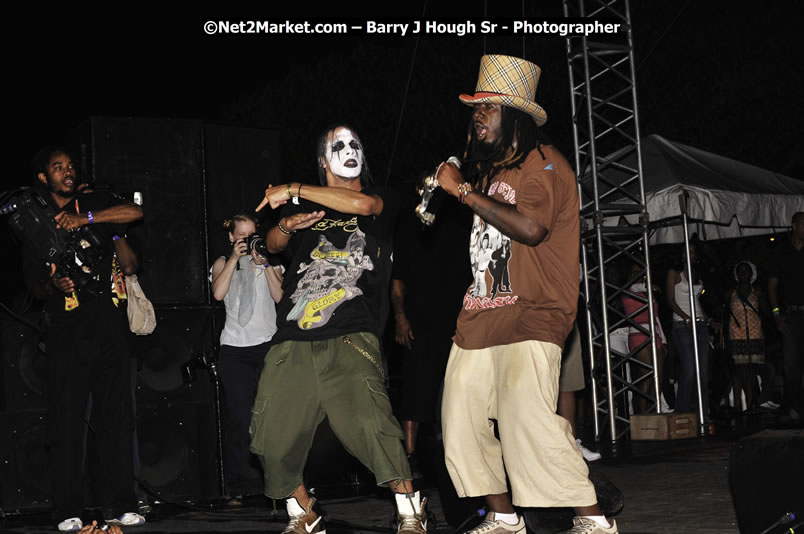 T - Pain @ Red Stripe Reggae Sumfest 2008 International Night 2, Catherine Hall, Montego Bay - Saturday, July 19, 2008 - Reggae Sumfest 2008 July 13 - July 19, 2008 - Photographs by Net2Market.com - Barry J. Hough Sr. Photojournalist/Photograper - Photographs taken with a Nikon D300 - Negril Travel Guide, Negril Jamaica WI - http://www.negriltravelguide.com - info@negriltravelguide.com...!