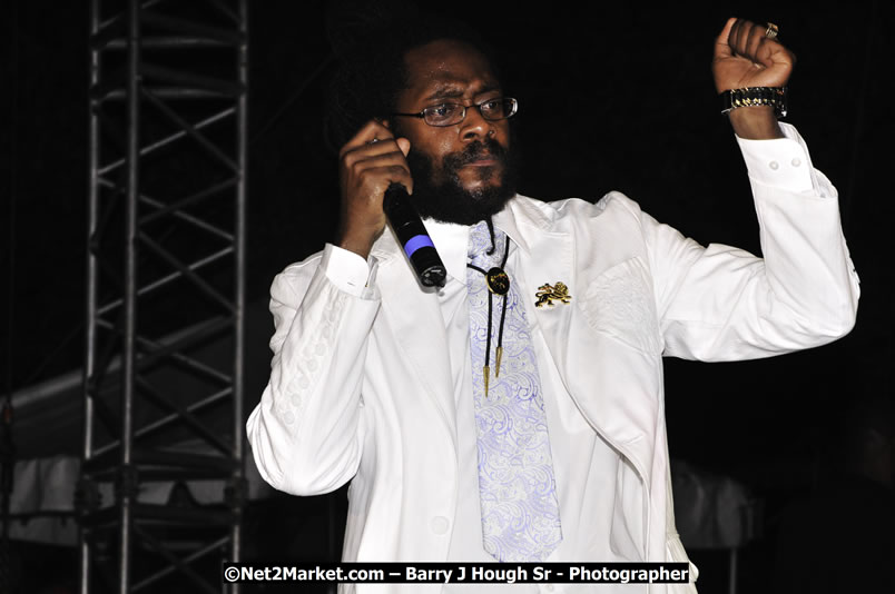 Tarrus Riley @ Red Stripe Reggae Sumfest 2008 International Night 2, Catherine Hall, Montego Bay - Saturday, July 19, 2008 - Reggae Sumfest 2008 July 13 - July 19, 2008 - Photographs by Net2Market.com - Barry J. Hough Sr. Photojournalist/Photograper - Photographs taken with a Nikon D300 - Negril Travel Guide, Negril Jamaica WI - http://www.negriltravelguide.com - info@negriltravelguide.com...!