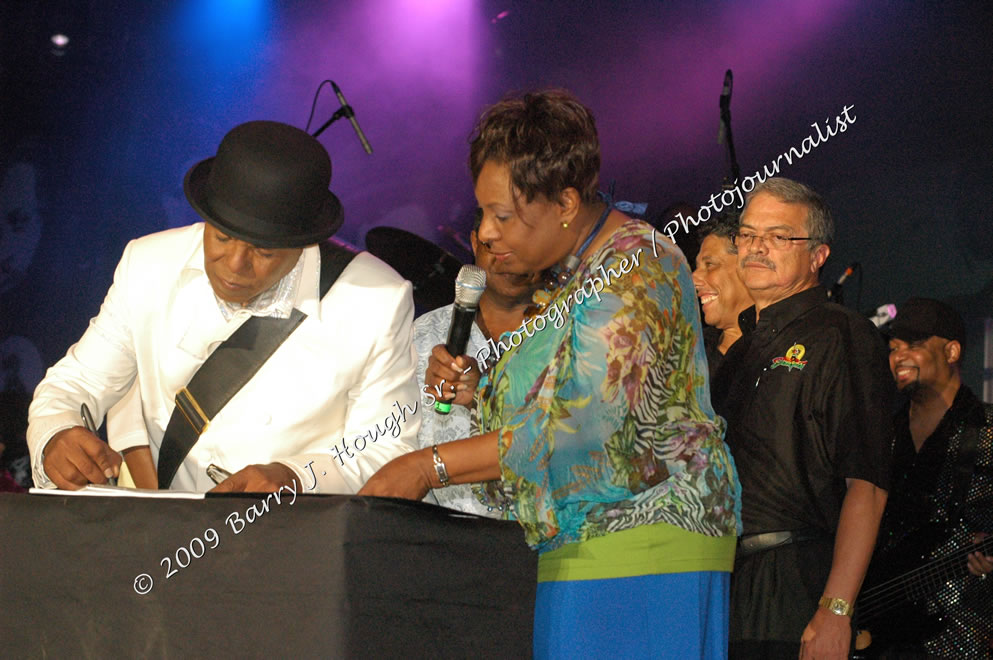  Michael Jackson - A Lifetime Achievement Award was presented to Michael Jackson and received by Tito Jackson @ Reggae Sumfest 2009 - International Night 2 - Reggae Sumfest 2009,Catherine Hall, Montego Bay, St. James, Jamaica W.I. - Saturday, July 25, 2009 - Reggae Sumfest 2009, July 19 - 25, 2009 - Photographs by Net2Market.com - Barry J. Hough Sr. Photojournalist/Photograper - Photographs taken with a Nikon D70, D100, or D300 - Negril Travel Guide, Negril Jamaica WI - http://www.negriltravelguide.com - info@negriltravelguide.com...!