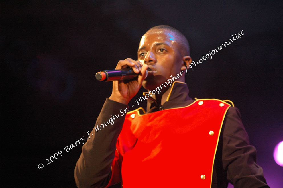 Romain Virgo  @ Reggae Sumfest 2009 - International Night 2 - Reggae Sumfest 2009,Catherine Hall, Montego Bay, St. James, Jamaica W.I. - Saturday, July 25, 2009 - Reggae Sumfest 2009, July 19 - 25, 2009 - Photographs by Net2Market.com - Barry J. Hough Sr. Photojournalist/Photograper - Photographs taken with a Nikon D70, D100, or D300 - Negril Travel Guide, Negril Jamaica WI - http://www.negriltravelguide.com - info@negriltravelguide.com...!