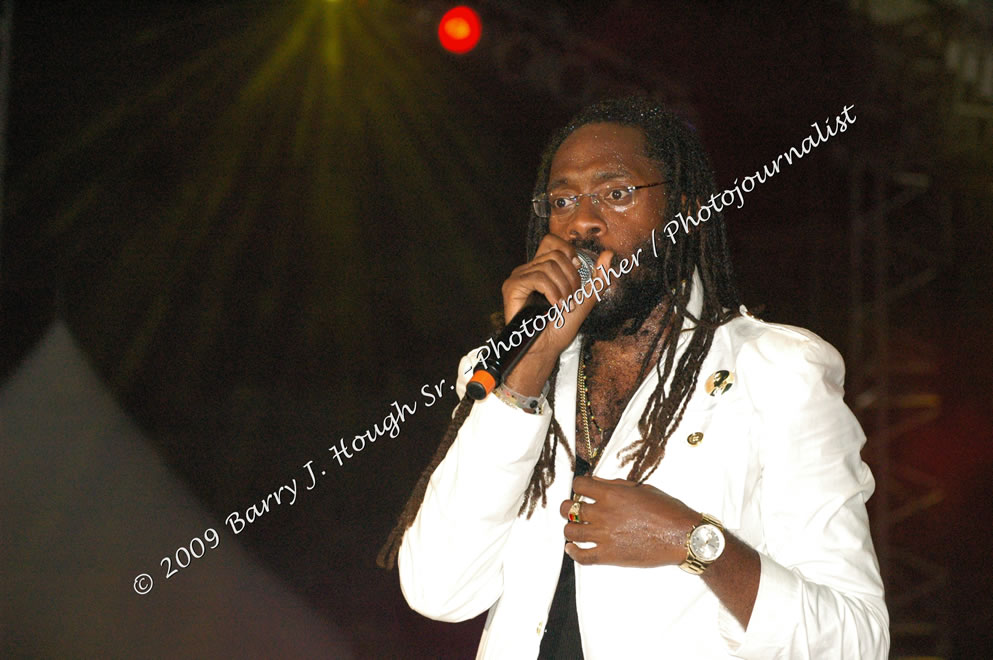 Tarrus Riley @ Reggae Sumfest 2009 - International Night 2 - Reggae Sumfest 2009,Catherine Hall, Montego Bay, St. James, Jamaica W.I. - Saturday, July 25, 2009 - Reggae Sumfest 2009, July 19 - 25, 2009 - Photographs by Net2Market.com - Barry J. Hough Sr. Photojournalist/Photograper - Photographs taken with a Nikon D70, D100, or D300 - Negril Travel Guide, Negril Jamaica WI - http://www.negriltravelguide.com - info@negriltravelguide.com...!