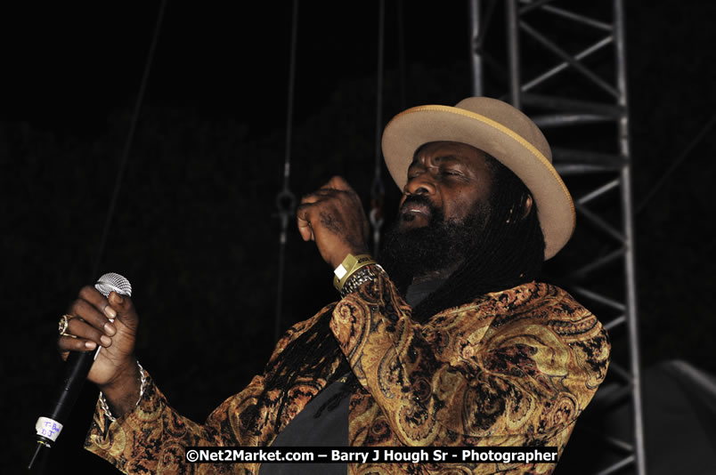 Tarrus Riley @ Reggae Sumfest 2008 International Night 2, Catherine Hall, Montego Bay - Saturday, July 19, 2008 - Reggae Sumfest 2008 July 13 - July 19, 2008 - Photographs by Net2Market.com - Barry J. Hough Sr. Photojournalist/Photograper - Photographs taken with a Nikon D300 - Negril Travel Guide, Negril Jamaica WI - http://www.negriltravelguide.com - info@negriltravelguide.com...!