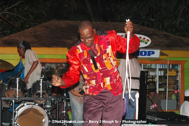 Tarrus Riley, Jimmy Riley, and Dwayne Stephensen - Money Cologne Promotions in association with "British Link Up" presents Summer Jam featuring She's Royal Tarrus Riley & Jimmy Riley - Plus Ras Slick, Sham Dawg, and Whiskey Bagio @ Roots Bamboo, Norman Manley Boulevard, Negril, Jamaica W.I. - Backed up Dean Fraser & The Hurricanne Band - MC Barry G and Rev. BB - July 25, 2007 - Negril Travel Guide.com, Negril Jamaica WI - http://www.negriltravelguide.com - info@negriltravelguide.com...!