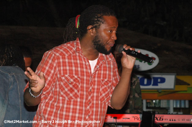 Tarrus Riley, Jimmy Riley, and Dwayne Stephensen - Money Cologne Promotions in association with "British Link Up" presents Summer Jam featuring She's Royal Tarrus Riley & Jimmy Riley - Plus Ras Slick, Sham Dawg, and Whiskey Bagio @ Roots Bamboo, Norman Manley Boulevard, Negril, Jamaica W.I. - Backed up Dean Fraser & The Hurricanne Band - MC Barry G and Rev. BB - July 25, 2007 - Negril Travel Guide.com, Negril Jamaica WI - http://www.negriltravelguide.com - info@negriltravelguide.com...!