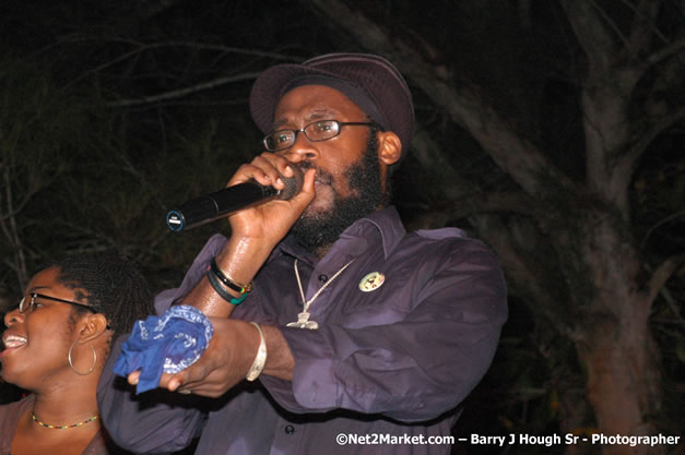 Tarrus Riley, Jimmy Riley, and Dwayne Stephensen - Money Cologne Promotions in association with "British Link Up" presents Summer Jam featuring She's Royal Tarrus Riley & Jimmy Riley - Plus Ras Slick, Sham Dawg, and Whiskey Bagio @ Roots Bamboo, Norman Manley Boulevard, Negril, Jamaica W.I. - Backed up Dean Fraser & The Hurricanne Band - MC Barry G and Rev. BB - July 25, 2007 - Negril Travel Guide.com, Negril Jamaica WI - http://www.negriltravelguide.com - info@negriltravelguide.com...!