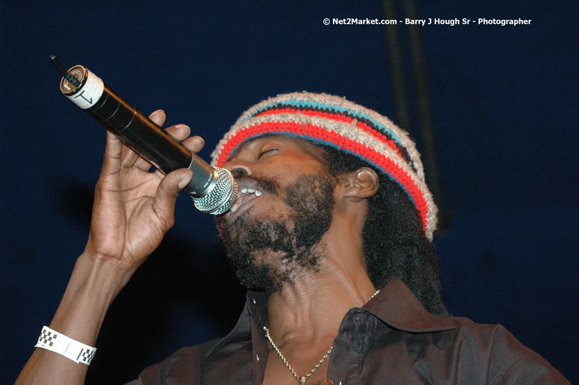 Buffalo Bill - Smile Jamaica, Nine Miles, St Anns, Jamaica - Saturday, February 10, 2007 - The Smile Jamaica Concert, a symbolic homecoming in Bob Marley's birthplace of Nine Miles - Negril Travel Guide, Negril Jamaica WI - http://www.negriltravelguide.com - info@negriltravelguide.com...!