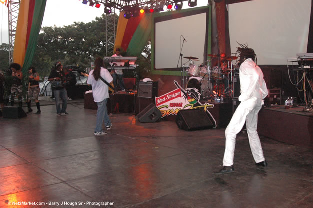 Buju Banton - Red Stripe Reggae Sumfest 2006 - The Summit - Jamaica's Greatest, The World's Best - Saturday, July 22, 2006 - Montego Bay, Jamaica - Negril Travel Guide, Negril Jamaica WI - http://www.negriltravelguide.com - info@negriltravelguide.com...!