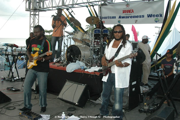 The Ministry of Toursim & The Jamaica Tourist Board present Tourism Awareness Concert in Commemoration of the Start of the 07/08 Winter Tourist Season - Guest Performers: Third World, Tessane Chin, Etana, Assassin, One Third, Christopher Martin, Gumption Band - Saturday, December 15, 2007 - Old Hospital Site, on the Hip Strip, Montego Bay, Jamaica W.I. - Photographs by Net2Market.com - Barry J. Hough Sr, Photographer - Negril Travel Guide, Negril Jamaica WI - http://www.negriltravelguide.com - info@negriltravelguide.com...!