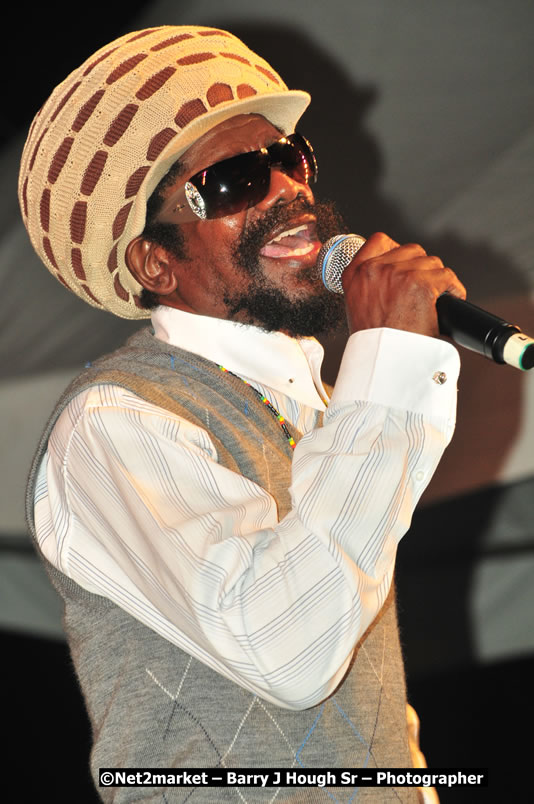 Coco T @ Unite The People An International Reggae Fest, Featuring: Beres Hammond, Coco T, Queen Ifrica, Khalil, Cameal Davis, Iley Dread, Rochelle, Geoffrey Star, Ras Penco, Kool DeLoy, Otis Gayle, J.McKay, Tiney Winey, Venue at Norman Manley Boulevard, Negril, Westmoreland, Jamaica - Saturday, April 4, 2009 - Photographs by Net2Market.com - Barry J. Hough Sr, Photographer/Photojournalist - Negril Travel Guide, Negril Jamaica WI - http://www.negriltravelguide.com - info@negriltravelguide.com...!