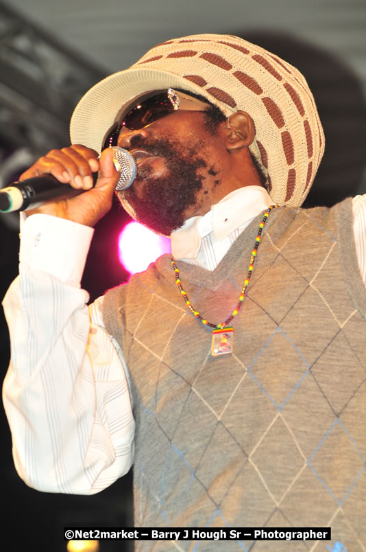 Coco T @ Unite The People An International Reggae Fest, Featuring: Beres Hammond, Coco T, Queen Ifrica, Khalil, Cameal Davis, Iley Dread, Rochelle, Geoffrey Star, Ras Penco, Kool DeLoy, Otis Gayle, J.McKay, Tiney Winey, Venue at Norman Manley Boulevard, Negril, Westmoreland, Jamaica - Saturday, April 4, 2009 - Photographs by Net2Market.com - Barry J. Hough Sr, Photographer/Photojournalist - Negril Travel Guide, Negril Jamaica WI - http://www.negriltravelguide.com - info@negriltravelguide.com...!