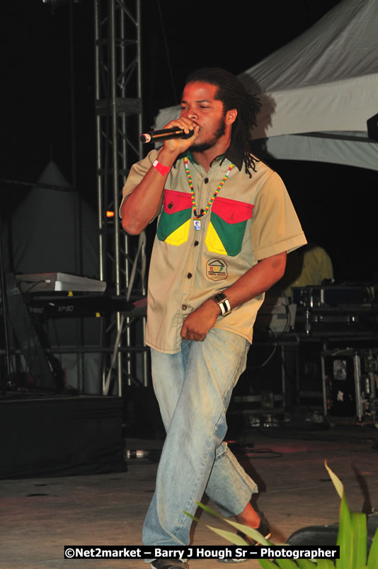 Queen Ifrica @ Unite The People An International Reggae Fest, Featuring: Beres Hammond, Coco T, Queen Ifrica, Khalil, Cameal Davis, Iley Dread, Rochelle, Geoffrey Star, Ras Penco, Kool DeLoy, Otis Gayle, J.McKay, Tiney Winey, Venue at Norman Manley Boulevard, Negril, Westmoreland, Jamaica - Saturday, April 4, 2009 - Photographs by Net2Market.com - Barry J. Hough Sr, Photographer/Photojournalist - Negril Travel Guide, Negril Jamaica WI - http://www.negriltravelguide.com - info@negriltravelguide.com...!