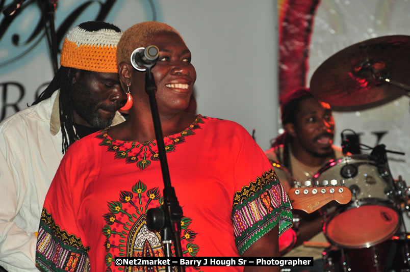 Unite The People An International Reggae Fest, Featuring: Beres Hammond, Coco T, Queen Ifrica, Khalil, Cameal Davis, Iley Dread, Rochelle, Geoffrey Star, Ras Penco, Kool DeLoy, Otis Gayle, J.McKay, Tiney Winey, Venue at Norman Manley Boulevard, Negril, Westmoreland, Jamaica - Saturday, April 4, 2009 - Photographs by Net2Market.com - Barry J. Hough Sr, Photographer/Photojournalist - Negril Travel Guide, Negril Jamaica WI - http://www.negriltravelguide.com - info@negriltravelguide.com...!