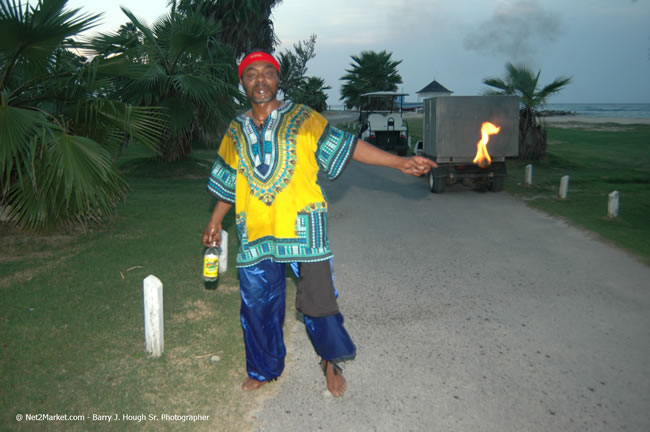 Half Moon Resort Party - Virgin Atlantic Inaugural Flight To Montego Bay, Jamaica Photos - Sir Richard Branson, President & Family, and 450 Passengers - Party Royal Pavillion at Half Moon Resort, Montego Bay, Jamaica - Monday, July 3, 2006 - Negril Travel Guide, Negril Jamaica WI - http://www.negriltravelguide.com - info@negriltravelguide.com...!