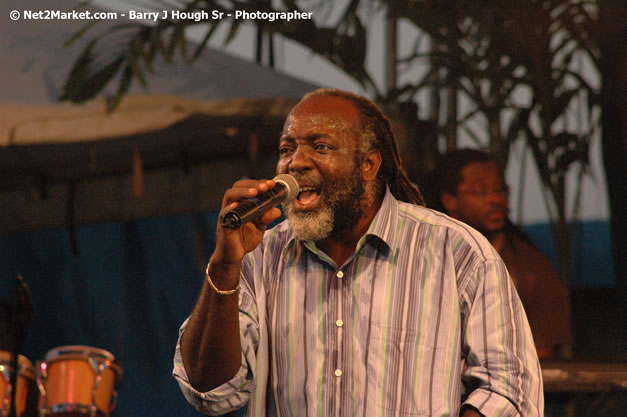 Freddie McGregor @ Western Consciousness 2007 - Presented by King of Kings Productons - Saturday, April 28, 2007 - Llandilo Cultural Centre, Savanna-La-Mar, Westmoreland, Jamaica W.I. - Negril Travel Guide, Negril Jamaica WI - http://www.negriltravelguide.com - info@negriltravelguide.com...!