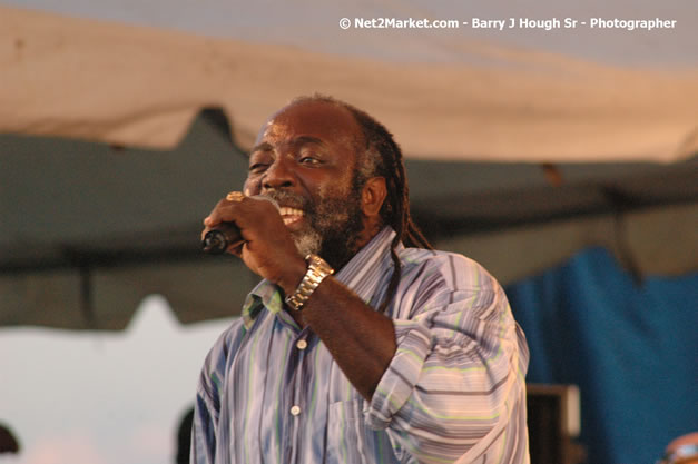 Freddie McGregor @ Western Consciousness 2007 - Presented by King of Kings Productons - Saturday, April 28, 2007 - Llandilo Cultural Centre, Savanna-La-Mar, Westmoreland, Jamaica W.I. - Negril Travel Guide, Negril Jamaica WI - http://www.negriltravelguide.com - info@negriltravelguide.com...!