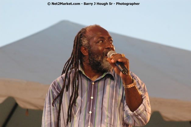 Freddie McGregor @ Western Consciousness 2007 - Presented by King of Kings Productons - Saturday, April 28, 2007 - Llandilo Cultural Centre, Savanna-La-Mar, Westmoreland, Jamaica W.I. - Negril Travel Guide, Negril Jamaica WI - http://www.negriltravelguide.com - info@negriltravelguide.com...!