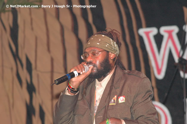 Tarrus Riley @ Western Consciousness 2007 - Presented by King of Kings Productons - Saturday, April 28, 2007 - Llandilo Cultural Centre, Savanna-La-Mar, Westmoreland, Jamaica W.I. - Negril Travel Guide, Negril Jamaica WI - http://www.negriltravelguide.com - info@negriltravelguide.com...!