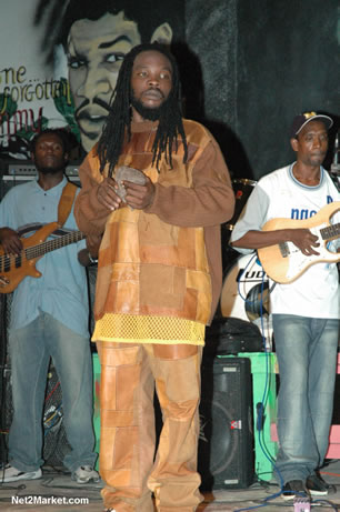 Reggae Superstar - Bush Man @ Bourbon Beach with Boddy Dread & Singing Honour - Presented by Our Music Promotions - Omar & Ama-Donna - Saturday, May 14, 2005 - Negril Travel Guide, Negril Jamaica WI - http://www.negriltravelguide.com - info@negriltravelguide.com...!