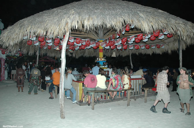 The Messenger, Reggae Super Star - Luciano - Gregory Isaacs - Bobby Dread - Swallow - backed by the Indika Band - Boubon Beach Restaurant, Beach Bar & Oceanfront Accommodations - Negril Travel Guide, Negril Jamaica WI - http://www.negriltravelguide.com - info@negriltravelguide.com...!