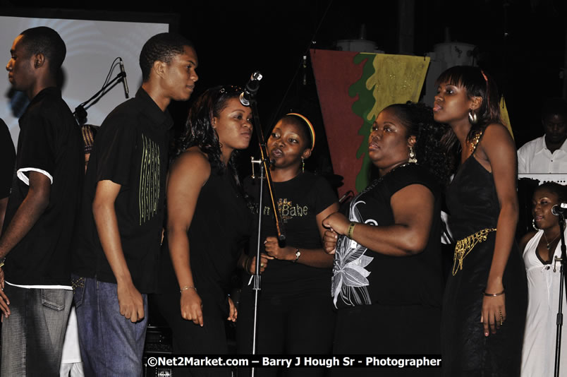 Tarrus Riley @ Red Stripe Reggae Sumfest 2008 International Night 2, Catherine Hall, Montego Bay - Saturday, July 19, 2008 - Reggae Sumfest 2008 July 13 - July 19, 2008 - Photographs by Net2Market.com - Barry J. Hough Sr. Photojournalist/Photograper - Photographs taken with a Nikon D300 - Negril Travel Guide, Negril Jamaica WI - http://www.negriltravelguide.com - info@negriltravelguide.com...!