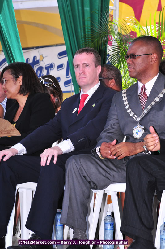 The City of Montego Bay Welcomes Our 2008 Olympians - Western Motorcade - Civic Ceremony - A Salute To Our Beijing Heros - Sam Sharpe Square, Montego Bay, Jamaica - Tuesday, October 7, 2008 - Photographs by Net2Market.com - Barry J. Hough Sr. Photojournalist/Photograper - Photographs taken with a Nikon D300 - Negril Travel Guide, Negril Jamaica WI - http://www.negriltravelguide.com - info@negriltravelguide.com...!